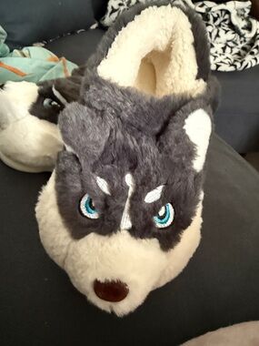 Gray Husky sliders slippers